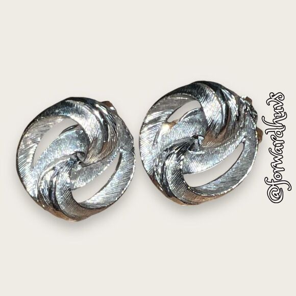 Vintage Silver Tone Clip On Earrings - Picture 6 of 12
